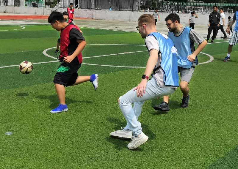 活动系列 | 足球友谊赛—外教VS六年级男生